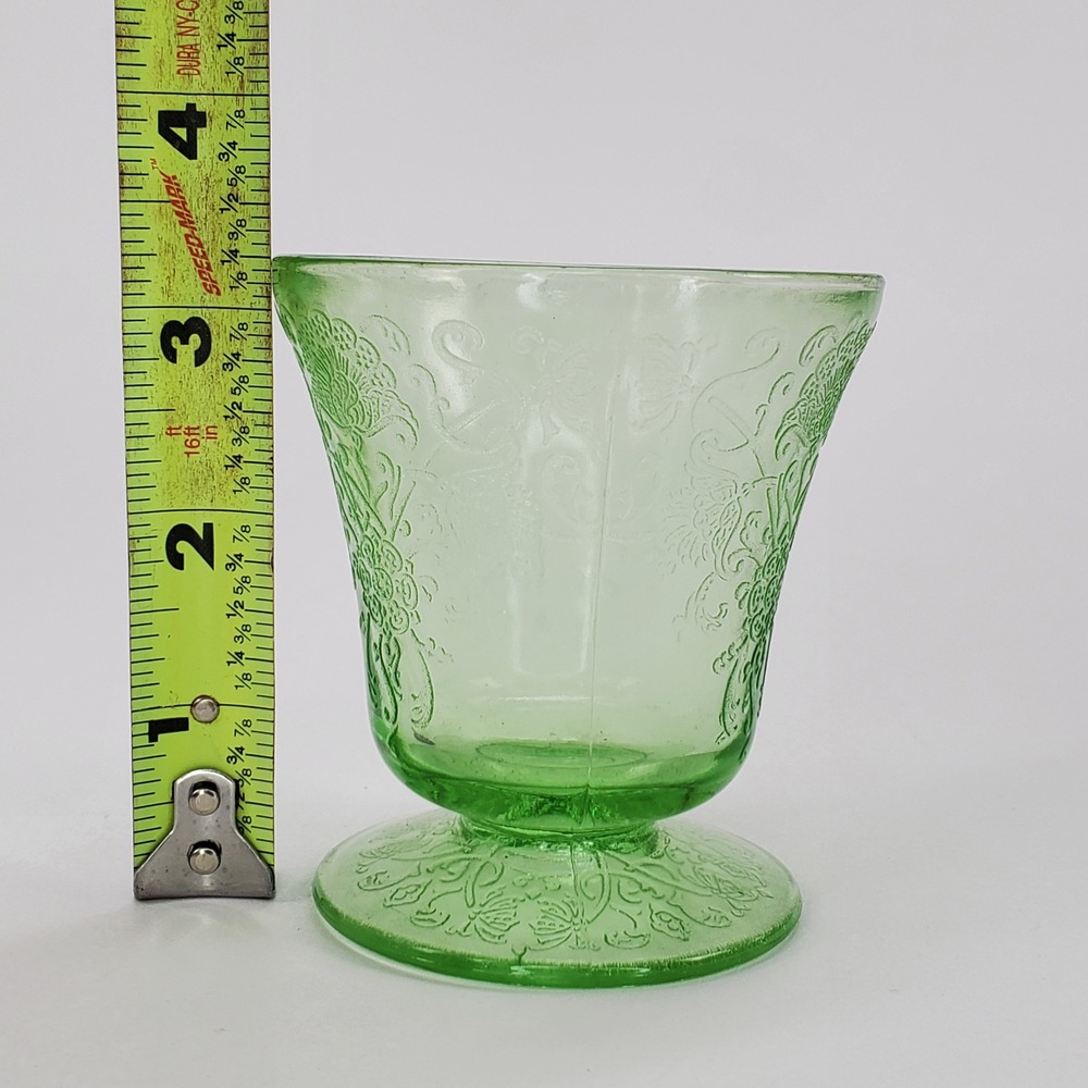 Vintage Green Uranium Glass Florentine No 1 Poppy Footed Tumbler 3.5 Inch Glows - Picture 6 of 7